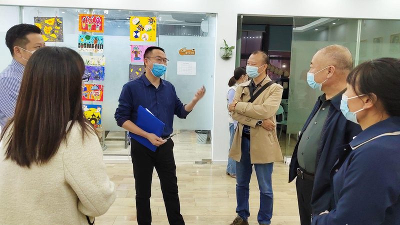企业培训与拓展培训：上海职场人士的两大提升路径